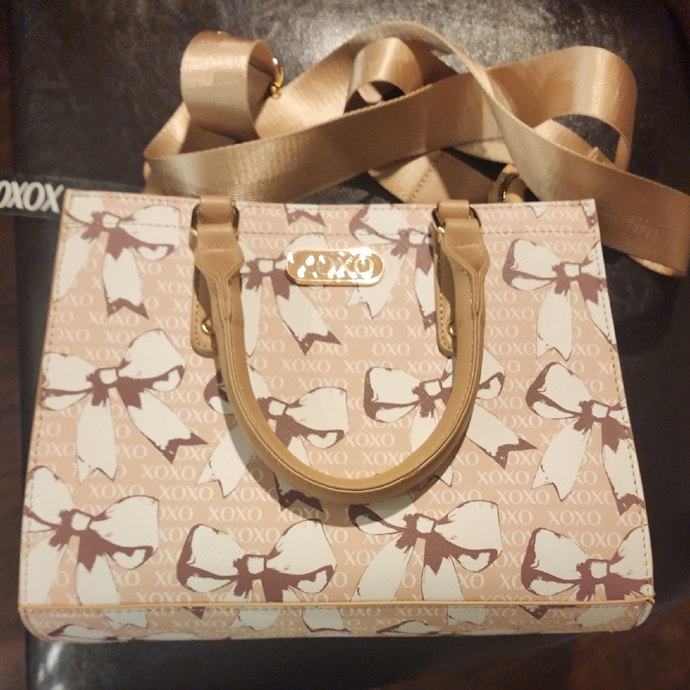 XOXO Tan and Cream Bow Satchel